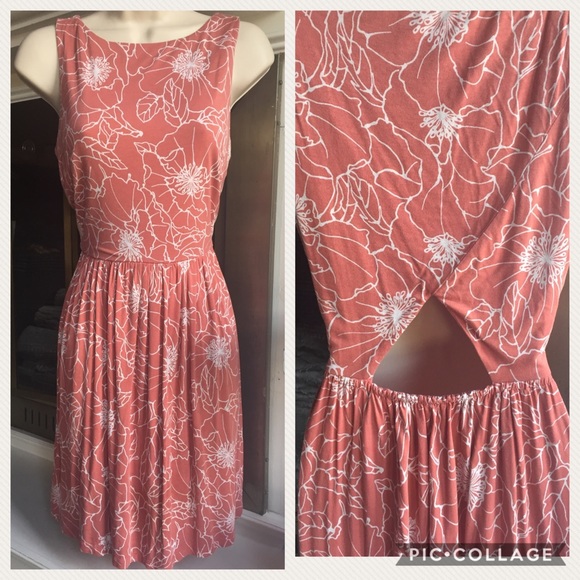LOFT Dresses & Skirts - Loft peach floral sundress keyhole Sm Petite